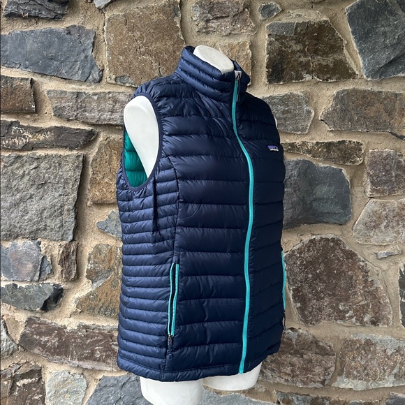 Patagonia Navy Blue Puffer Vest - Picture 4 of 7